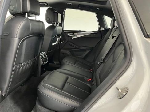 Used 2018 Porsche Macan S image 19