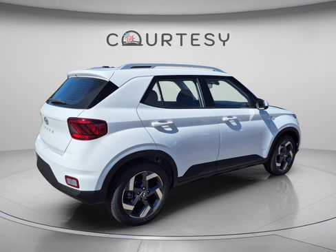 New 2026 Hyundai Venue SEL FWD image 5