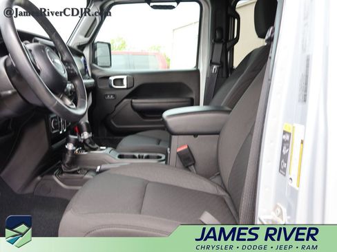 Used 2023 Jeep Wrangler Unlimited w/ Cold Weather Group AWD/4WD image 22