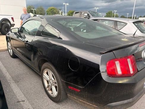 Used 2010 Ford Mustang Coupe RWD image 10