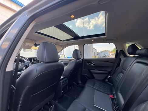 Used 2022 Nissan Rogue Platinum w/ Head-Up Display Package AWD/4WD image 24