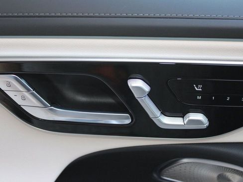 Used 2026 Mercedes-Benz E 350 4MATIC Sedan image 13