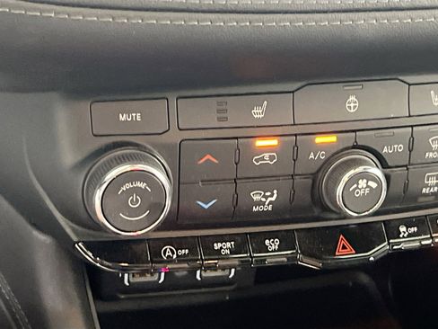 Used 2022 Dodge Durango GT image 17