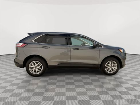 Used 2024 Ford Edge SEL w/ Convenience Package AWD/4WD image 4