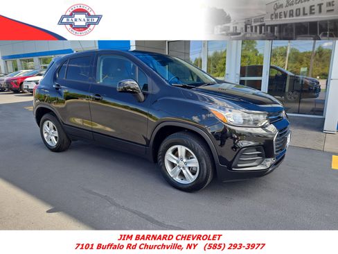Used 2022 Chevrolet Trax LS w/ Tint and Cruise Package image 1