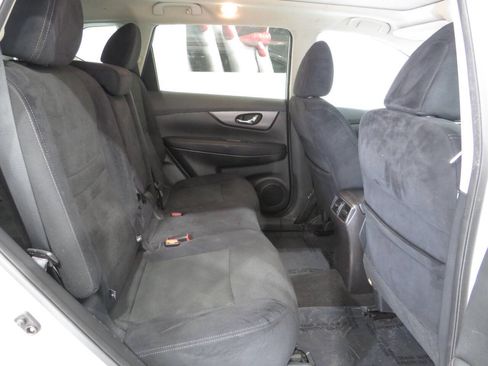 Used 2016 Nissan Rogue SV w/ SV Moonroof Package AWD/4WD image 12