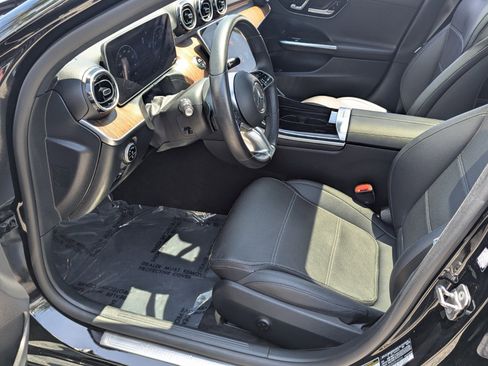 Used 2025 Mercedes-Benz C 300 Sedan image 9