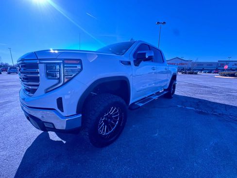 Used 2025 GMC Sierra 1500 SLT w/ SLT Premium Package image 4