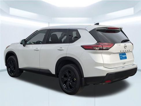 New 2026 Nissan Rogue SV FWD image 4