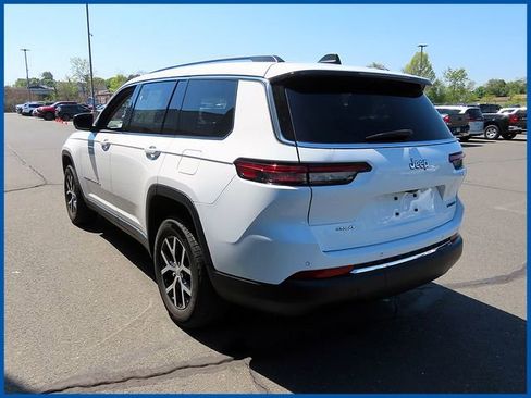 Used 2023 Jeep Grand Cherokee L Limited AWD/4WD image 5