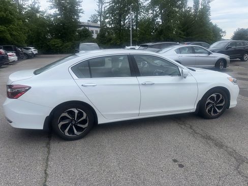 Used 2017 Honda Accord EX image 25