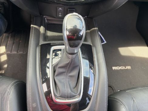 Used 2017 Nissan Rogue SL FWD image 17