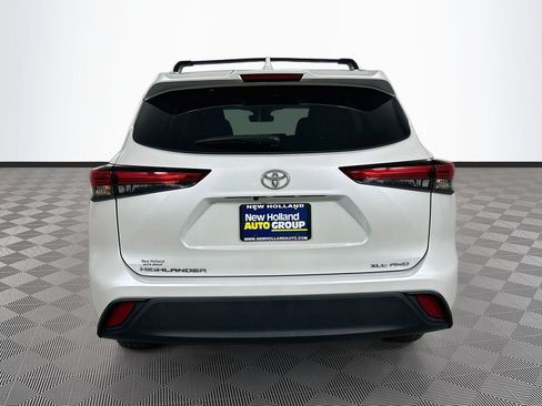 Used 2023 Toyota Highlander XLE AWD/4WD image 6
