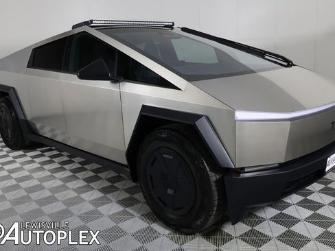 Used 2024 Tesla Cybertruck AWD Crew Cab image 3