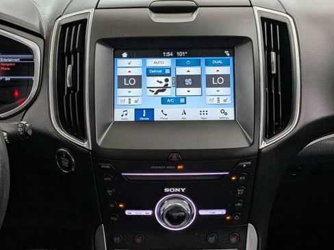 Certified 2017 Ford Edge Titanium w/ Equipment Group 301A AWD/4WD image 30