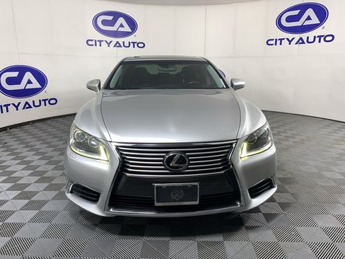 Used 2014 Lexus LS 460 w/ Comfort Package RWD image 9