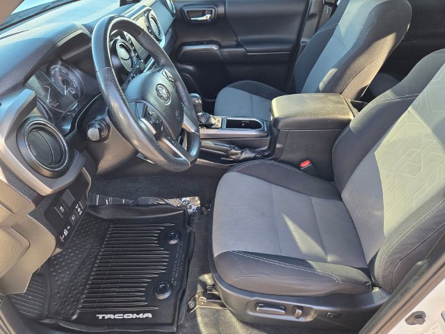 Used 2021 Toyota Tacoma TRD Off-Road w/ Technology Package AWD/4WD image 10