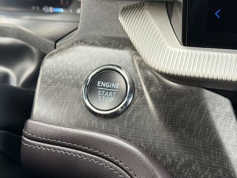 Certified 2025 Ford Explorer Platinum w/ LUX Leather Package image 24