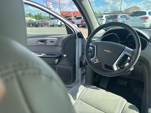 Used 2017 Chevrolet Traverse Premier AWD/4WD image 18