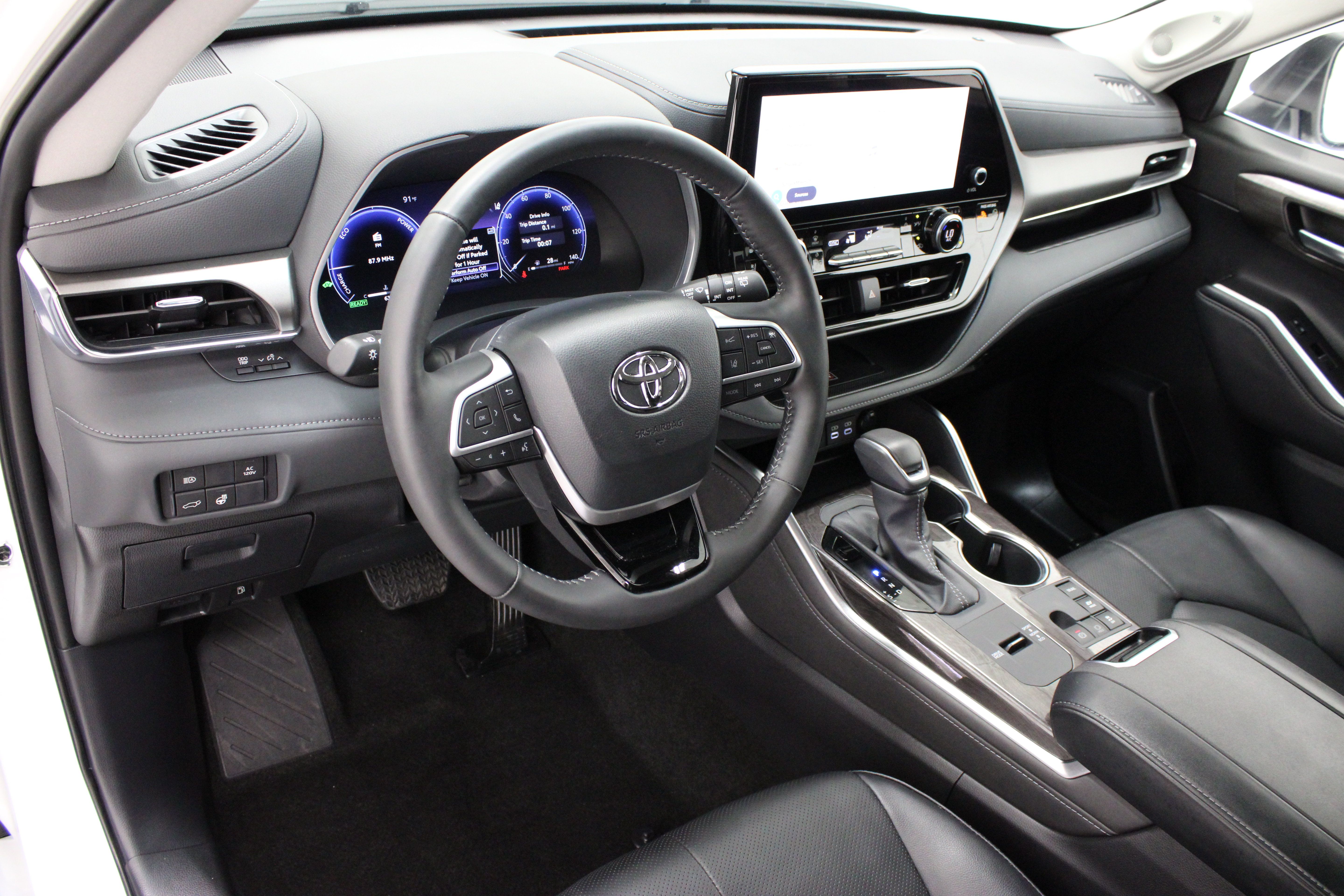 Used 2026 Toyota Highlander Limited AWD/4WD image 13