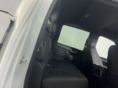 Used 2025 Chevrolet Silverado 2500 LTZ w/ LTZ Convenience Package image 28