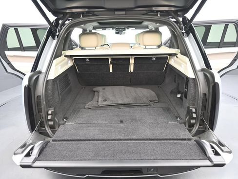 Used 2025 Land Rover Range Rover Long Wheelbase Autobiography AWD/4WD image 17