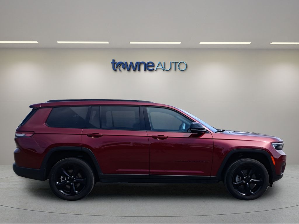 Used 2025 Jeep Grand Cherokee L Altitude AWD/4WD image 7