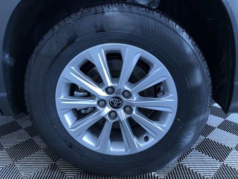 Certified 2025 Toyota Grand Highlander AWD image 18