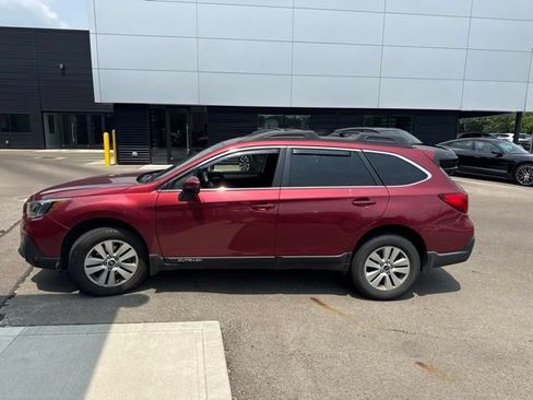 Used 2019 Subaru Outback 2.5i Premium AWD/4WD image 5