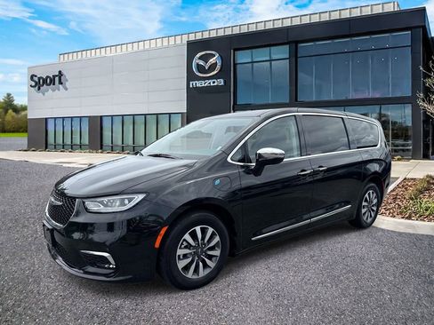 Used 2023 Chrysler Pacifica Limited FWD image 8