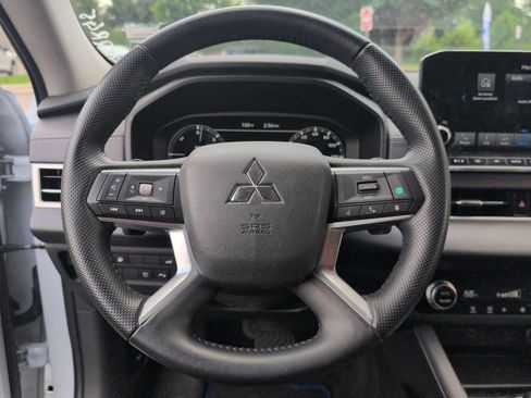 Used 2024 Mitsubishi Outlander SE AWD/4WD image 22