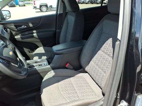 Used 2024 Chevrolet Equinox LT FWD image 16