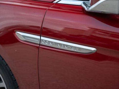 Used 2017 Lincoln Continental Select w/ Technology Package image 14