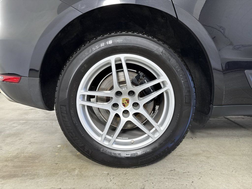Certified 2021 Porsche Macan AWD/4WD image 16