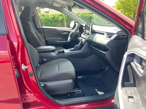 Certified 2025 Toyota RAV4 XLE AWD/4WD image 29