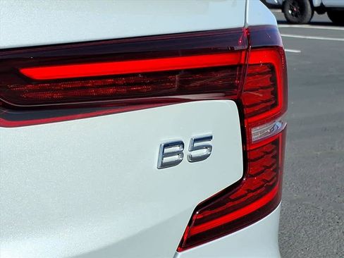 Used 2025 Volvo S60 B5 Core image 14