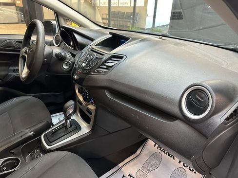 Used 2017 Ford Fiesta SE image 29