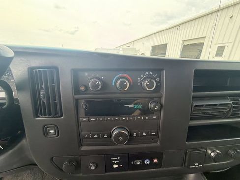 Used 2017 Chevrolet Express 3500 LT w/ LT Preferred Equipment Group RWD image 13