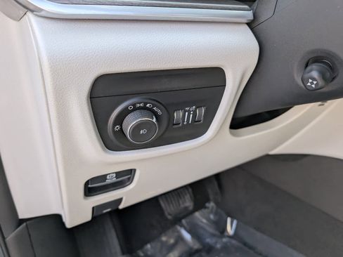 Used 2021 Jeep Grand Cherokee L Overland w/ Luxury Tech Group IV image 23