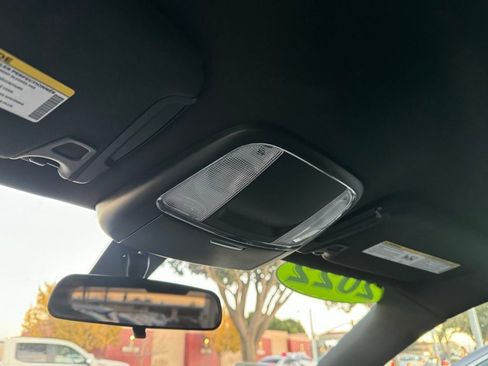 Used 2022 Dodge Charger SXT image 18