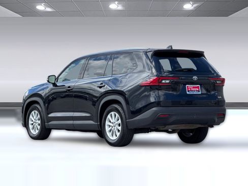 Used 2025 Toyota Grand Highlander FWD image 8
