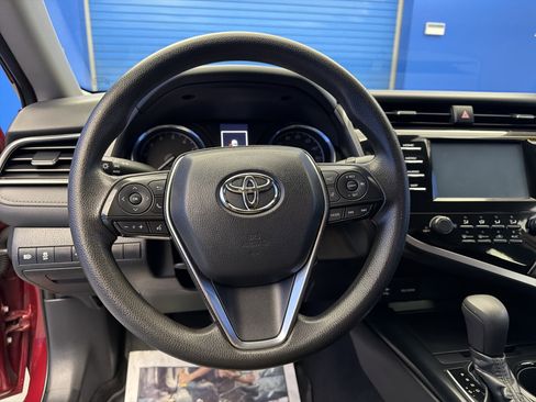 Used 2019 Toyota Camry LE image 14