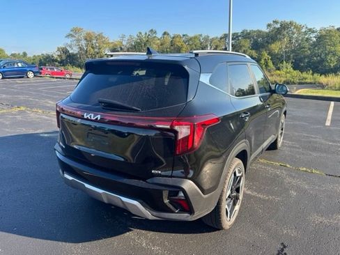 Used 2024 Kia Seltos SX w/ SX Sunroof Package AWD/4WD image 3
