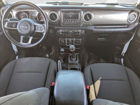 Used 2018 Jeep Wrangler Unlimited Sahara AWD/4WD image 15