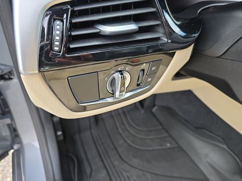 Used 2023 BMW 530i xDrive w/ Convenience Package image 22