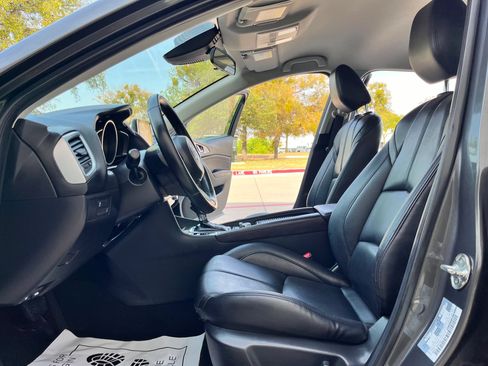 Used 2017 MAZDA MAZDA3 Touring FWD image 17