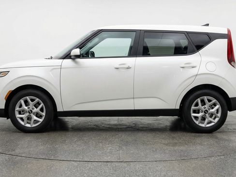 Used 2025 Kia Soul LX w/ LX Technology Package FWD image 4