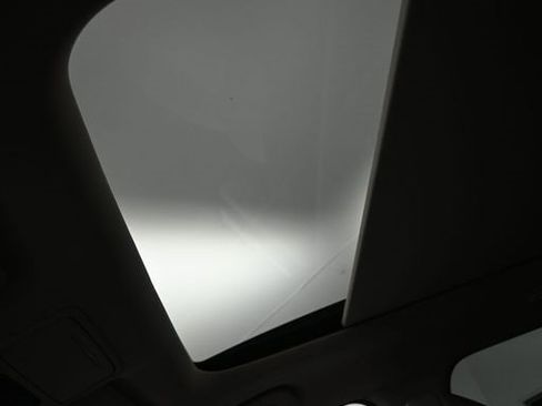 Certified 2023 Honda Pilot Touring image 18