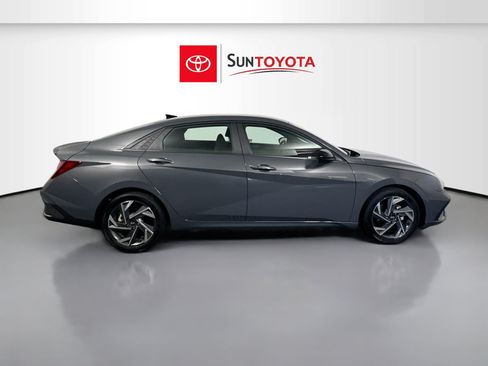 Used 2025 Hyundai Elantra Sport w/ Cargo Package FWD image 2