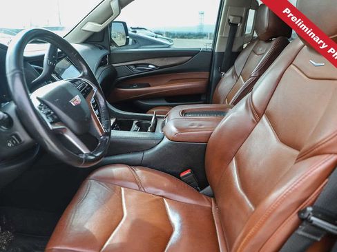 Used 2018 Cadillac Escalade Premium Luxury AWD/4WD image 18